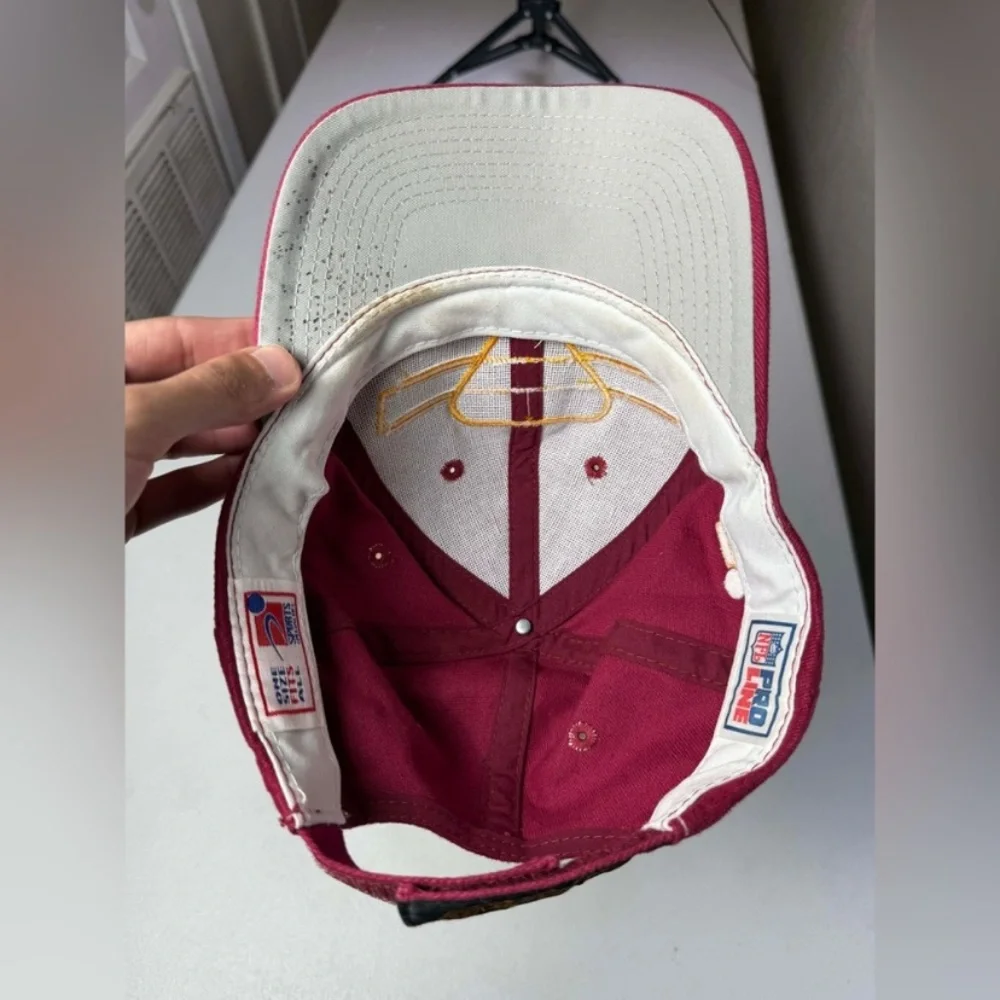 Vintage Sports Specialties Side Wave Snapback Triangle Hat Washington Redskins